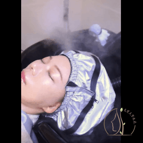 溫熱蒸氣打開毛孔，加速精油吸收、提升代謝速度，頭皮瞬間柔軟放鬆。